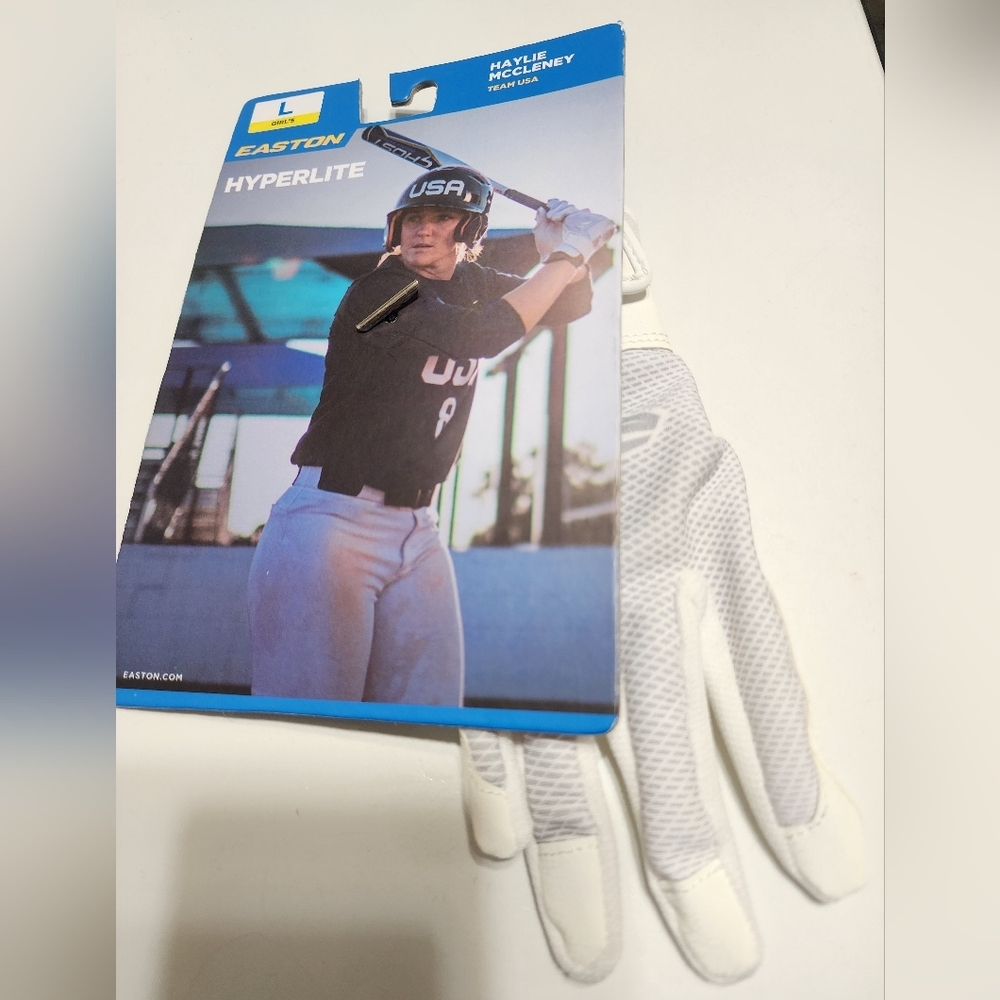 👸⚾️ NWT Easton 1 girls softball ball glove in Girls Size L